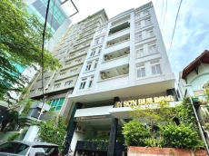 toa nha cosmobiz building