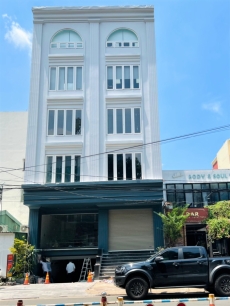 toa nha h office building
