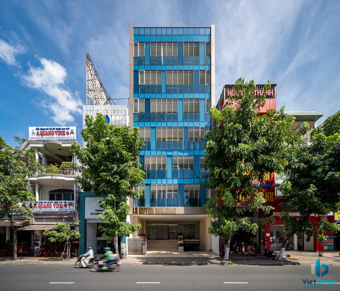 toa nha le quyen building