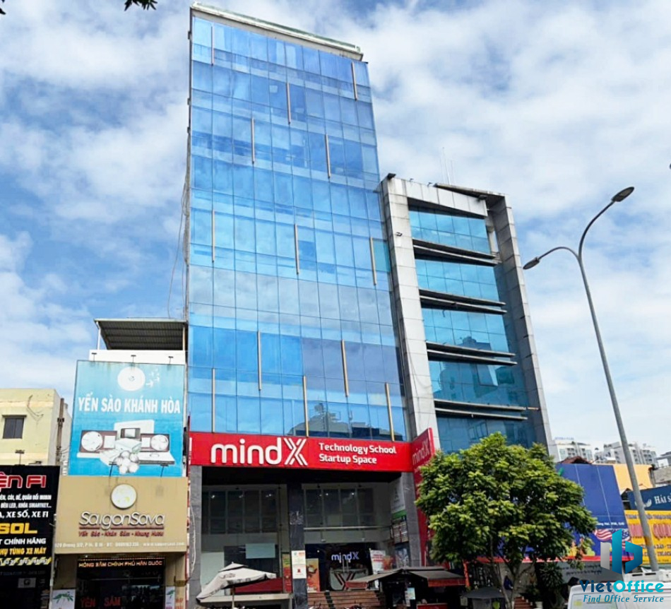 toa nha more building