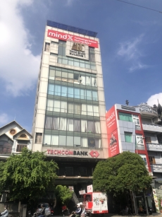 toa nha nam giao building