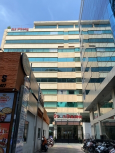 toa nha star building
