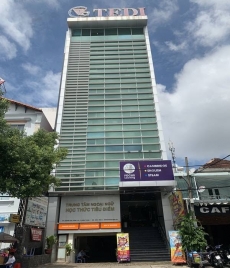toa nha more building